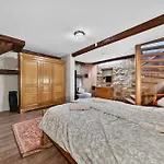 Appartement Old Town 60m2 On 2 Floors Next To Town Hall *