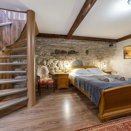Old Town 60m2 On 2 Floors Next To Town Hall Lägenhet Tallinn