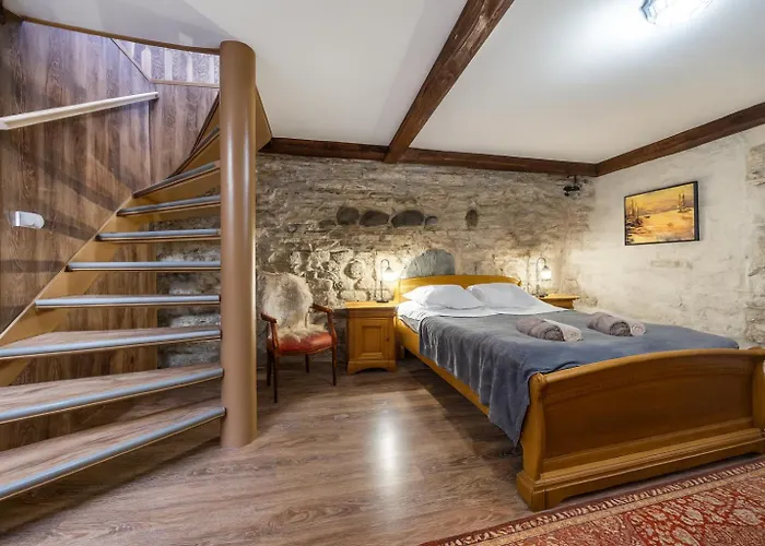 Old Town 60m2 On 2 Floors Next To Town Hall Apartamento Tallin