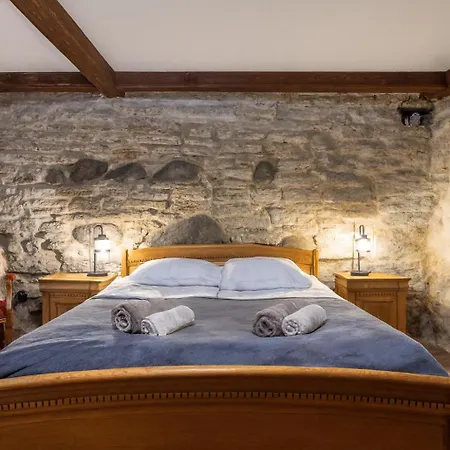 Old Town 60m2 On 2 Floors Next To Town Hall *